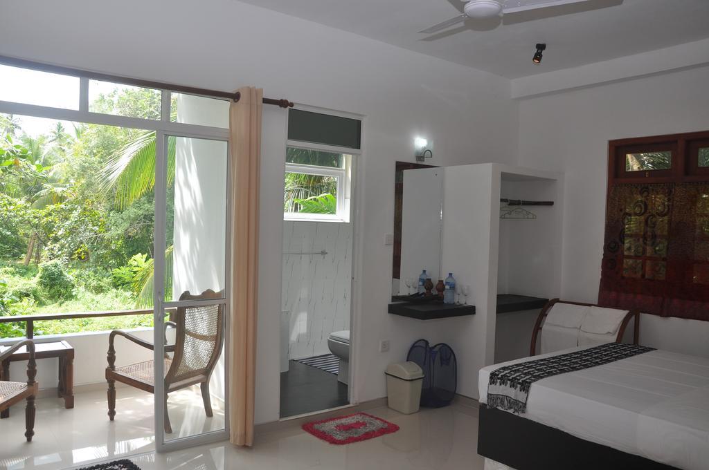 The Fence Bed & Breakfast Bentota Exterior photo
